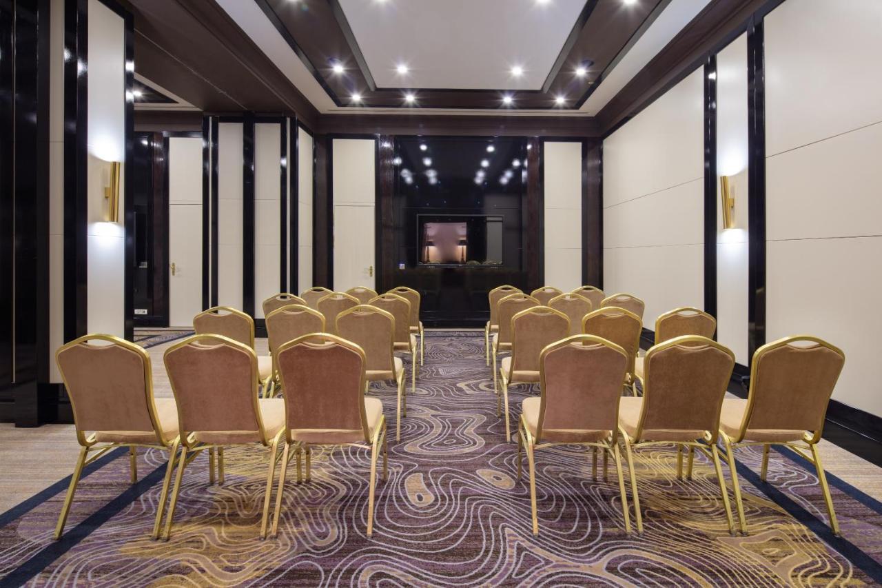 Отель Hyatt Regency Бишкек Экстерьер фото