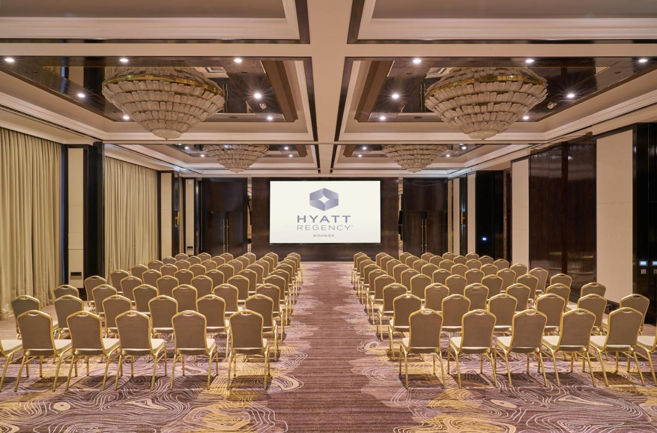 Отель Hyatt Regency Бишкек Экстерьер фото