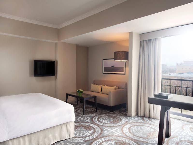 Отель Hyatt Regency Бишкек Экстерьер фото