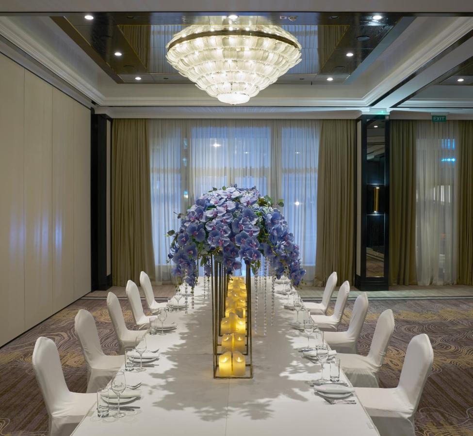 Отель Hyatt Regency Бишкек Экстерьер фото