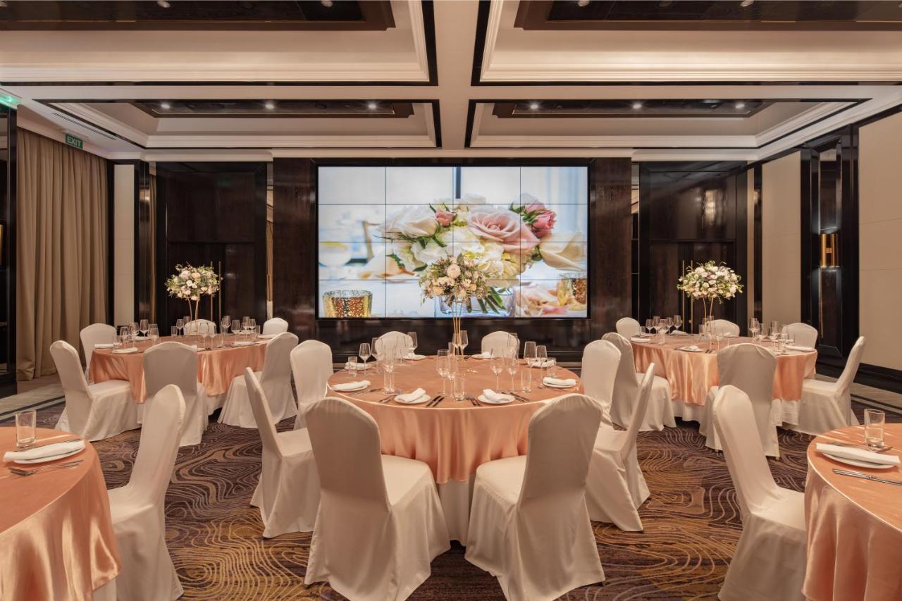 Отель Hyatt Regency Бишкек Экстерьер фото
