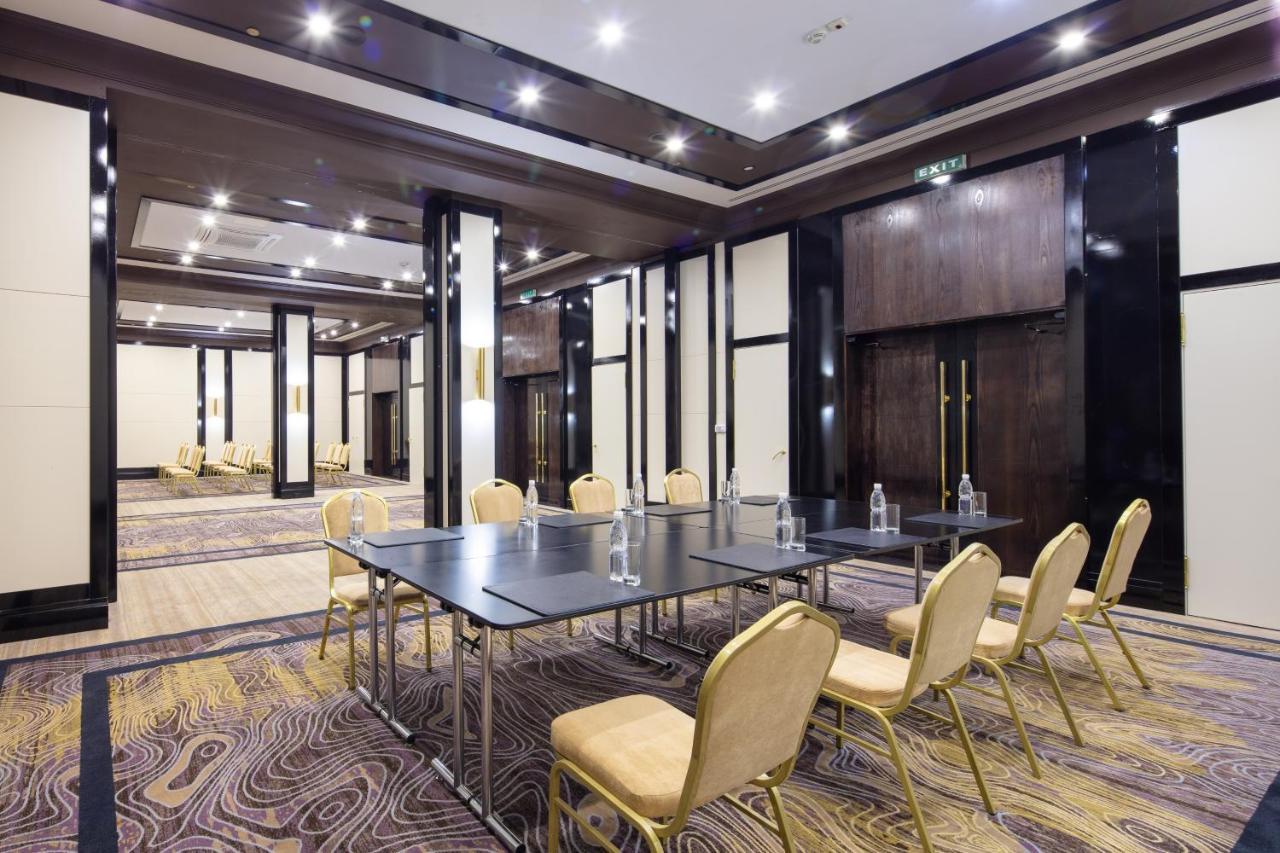 Отель Hyatt Regency Бишкек Экстерьер фото