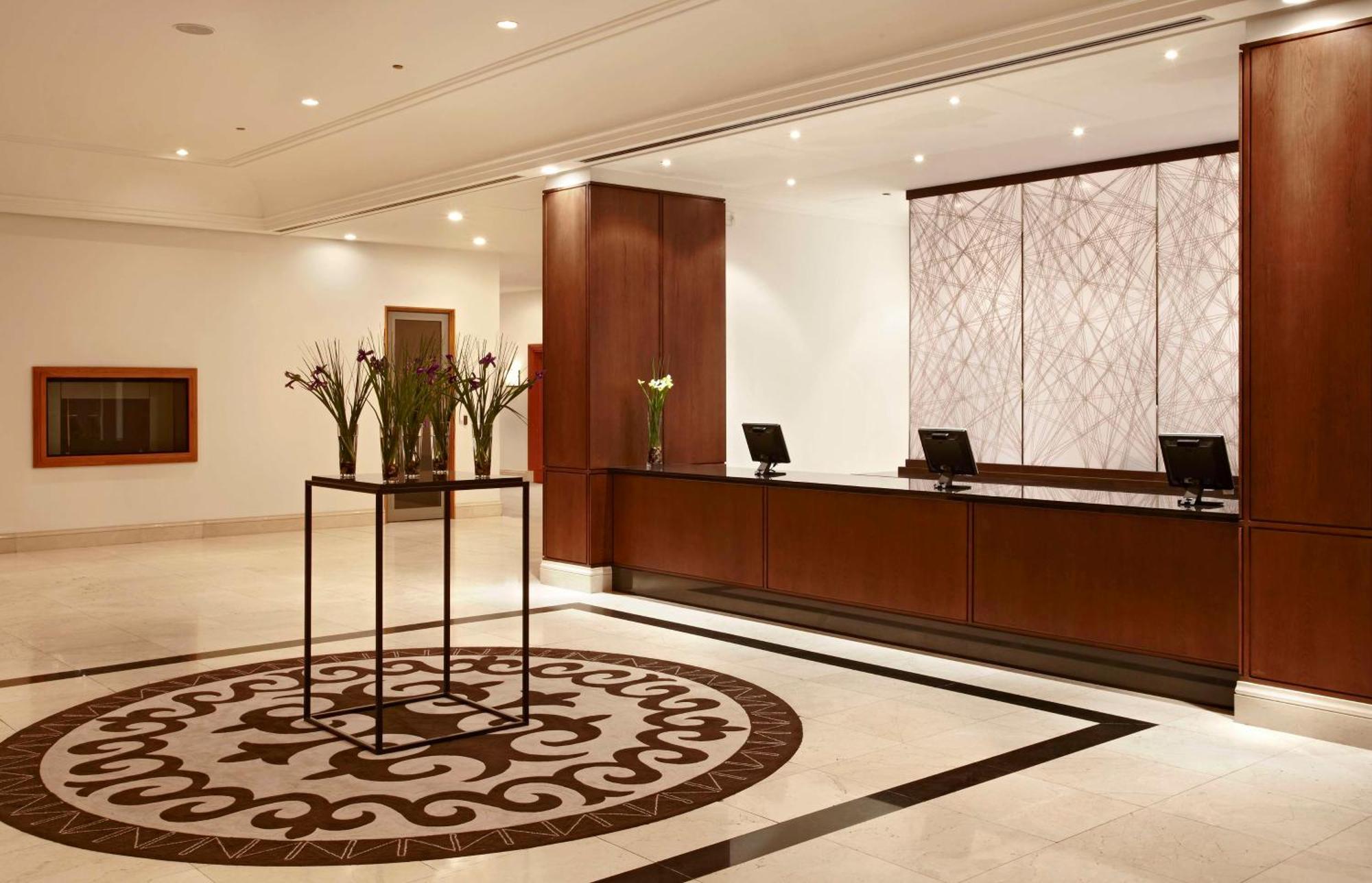 Отель Hyatt Regency Бишкек Экстерьер фото