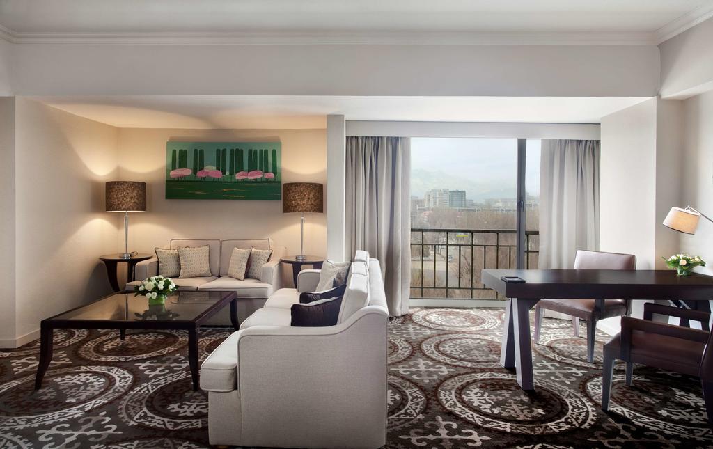Отель Hyatt Regency Бишкек Экстерьер фото